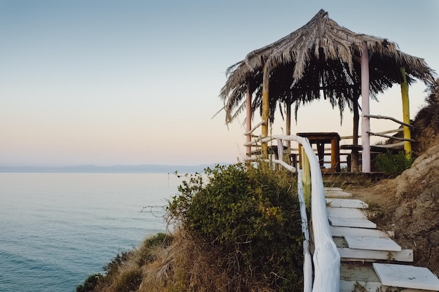 Palmhut op het strand in Griekenland