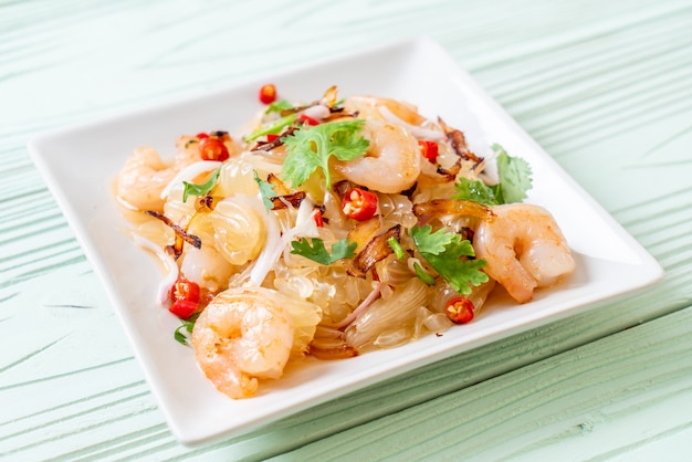 pamelo spicy salad with shrimps or prawns