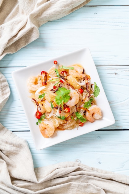 pamelo spicy salad with shrimps or prawns