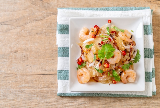 pamelo spicy salad with shrimps or prawns