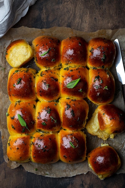 Photo pampushka buns stuffed with mashed potatoes and cheese