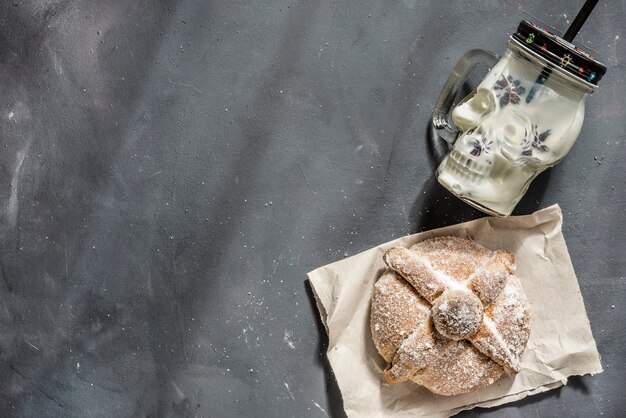 Pan de muerto black background