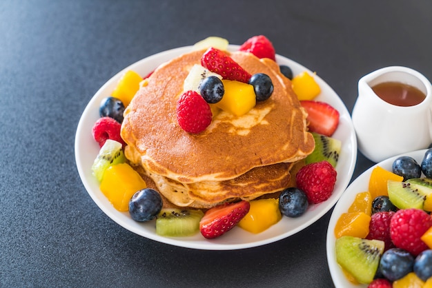 pancake with mix fruits