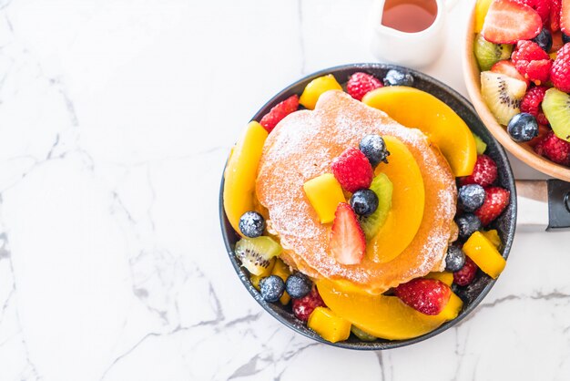 pancake with mix fruits