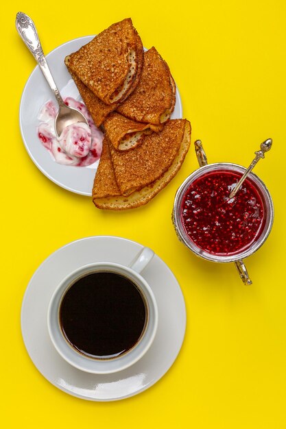 Foto pancake e caffè per colazione