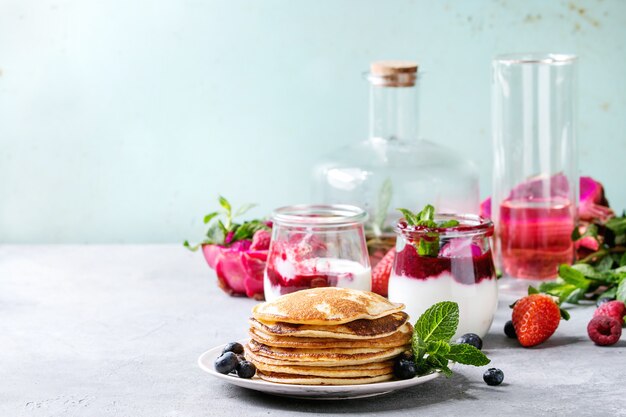 Pancakes with berries