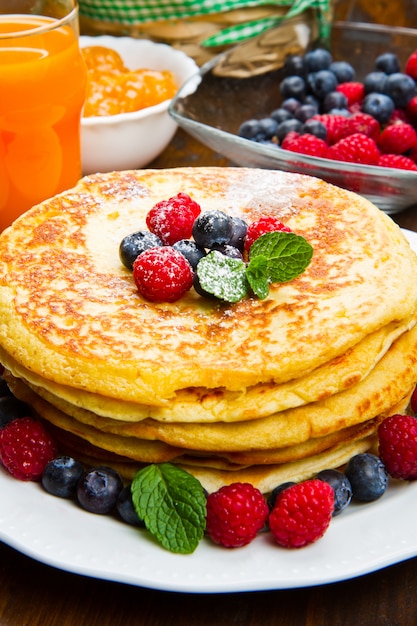 Pancakes with berries