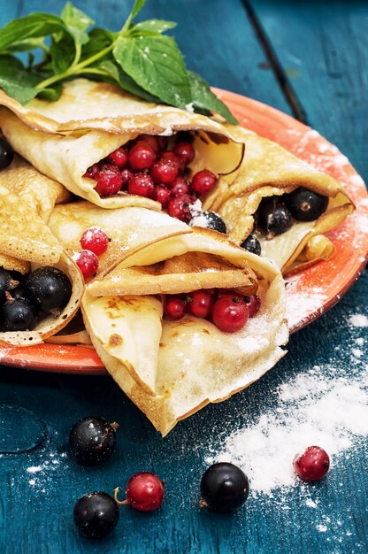 Pancakes with currants