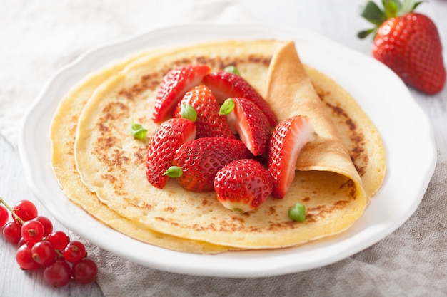 Photo pancakes with strawberry