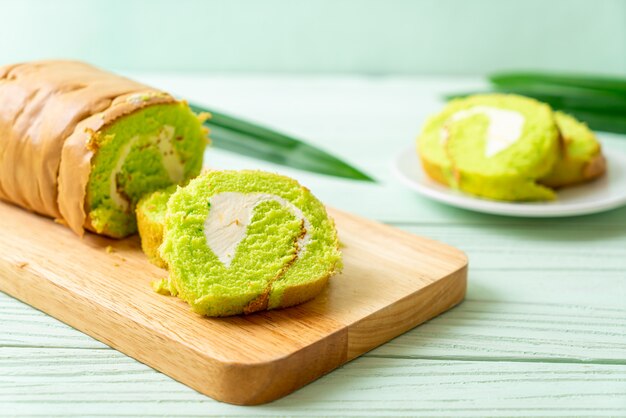 Torta pandan roll