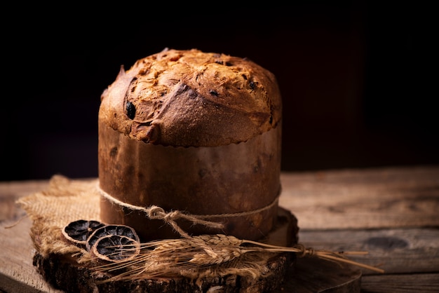 Panettone is het traditionele Italiaanse dessert voor Kerstmis. Detailopname