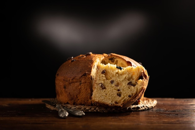 Panettone is het traditionele Italiaanse dessert voor Kerstmis. Detailopname