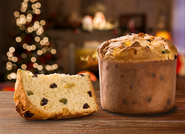 パネトーネは、クリスマスの伝統的なイタリアのデザートです。チョコトーン。