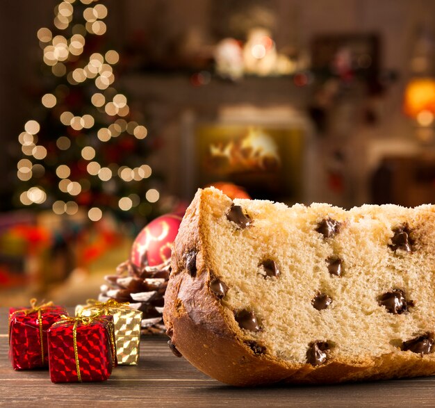パネトーネはクリスマスの伝統的なイタリアのデザートです
