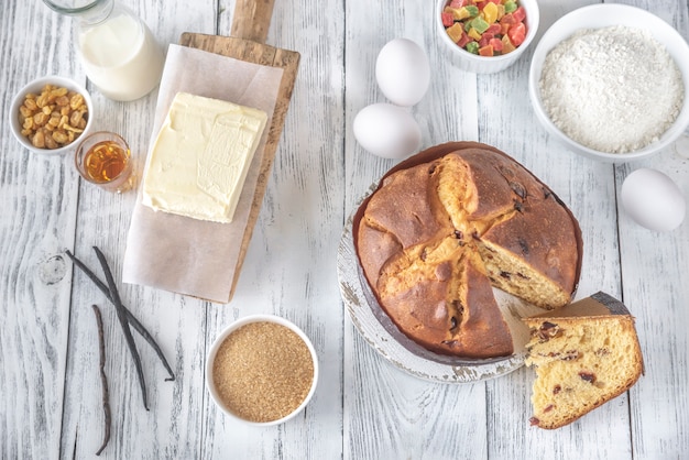 Panettone met ingrediënten