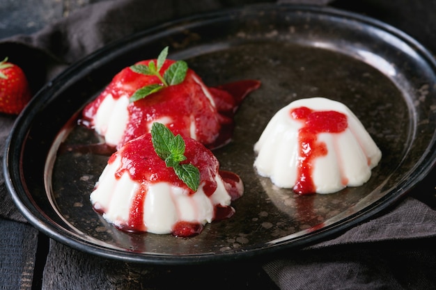 Panna cotta with strawberries