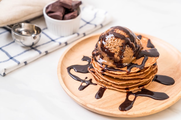 pannenkoek met chocolade-ijs