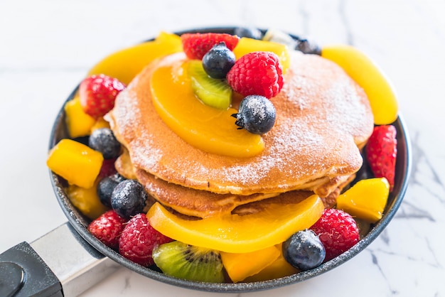 pannenkoek met mix fruit