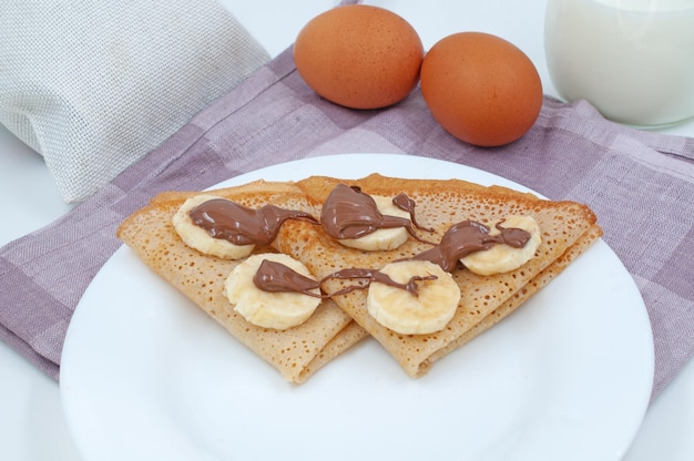 Pannenkoeken met banaan en chocolade