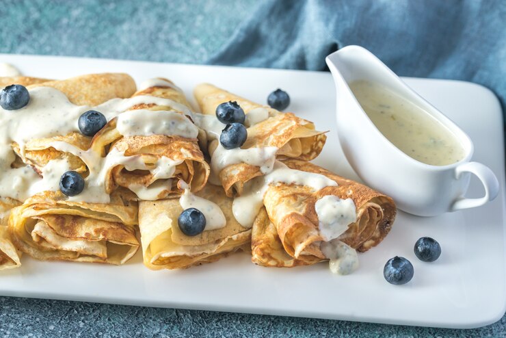 Foto pannenkoeken met blauwe kaassaus