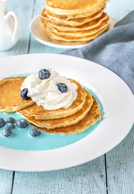 Pannenkoeken met verse bosbessen en slagroom