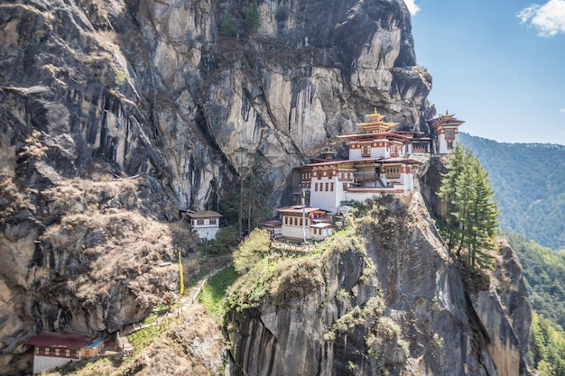 Panoraambeeld van de tempel en de gebouwen