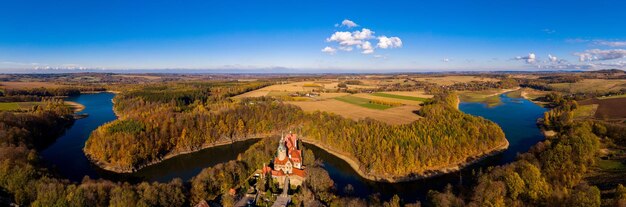 Foto panoraambeeld van het kasteel van czocha, polen