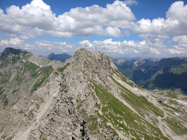 Foto panoraambeeld van het landschap tegen de lucht