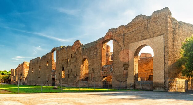 Photo panorama of baths of caracalla in sunset light rome italy europe