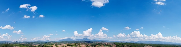 Panorama blauwe hemel met cloud