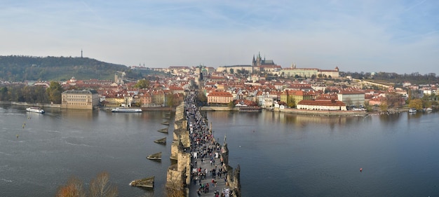 Панорама Карлова моста в Праге