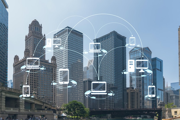 Панорама городского пейзажа центра Чикаго и променада Риверуок с мостами в дневное время Иллинойс США Голограмма социальных сетей Концепция создания сетей и установления новых связей между людьми
