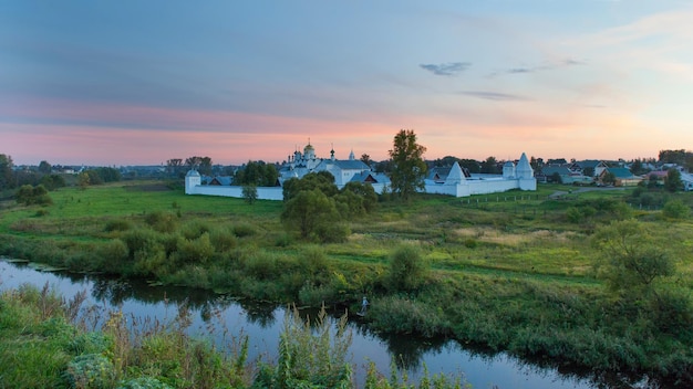 Panorama of convent of the intercession or pokrovsky monastery in suzdal, russia. sunset view