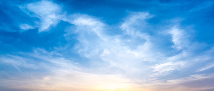 Foto panorama ochtendhemel en wolken