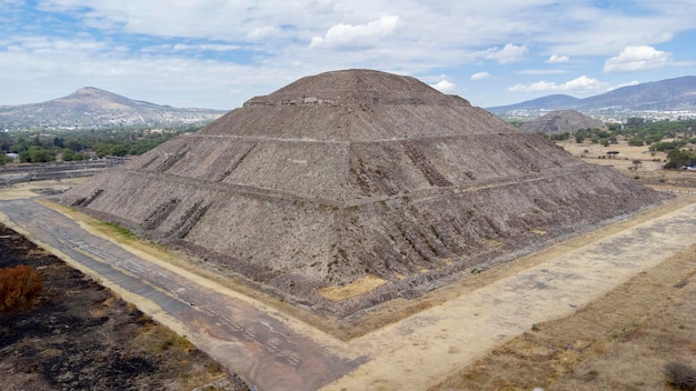 태양의 피라미드의 파노라마 Teotihuacan 멕시코 달의 피라미드에서 보기 드론 t