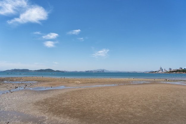 Panorama della spiaggia della baia di qingdao huiquan