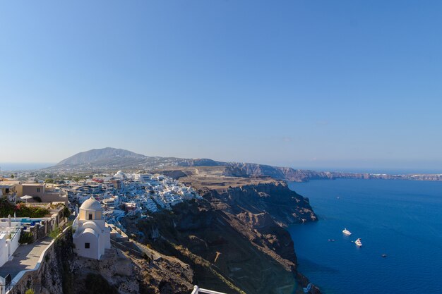 Панорама на море и город Тира, Санторини.