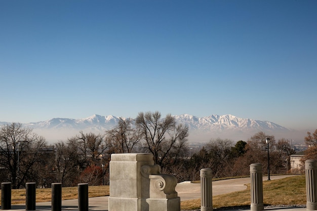 Photo panorama of snowcapped mountains from salt lake city