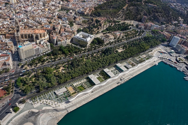 Foto panorama stadsgezicht luchtfoto van malaga, spanje