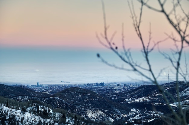 Panorama van de stad Almaty