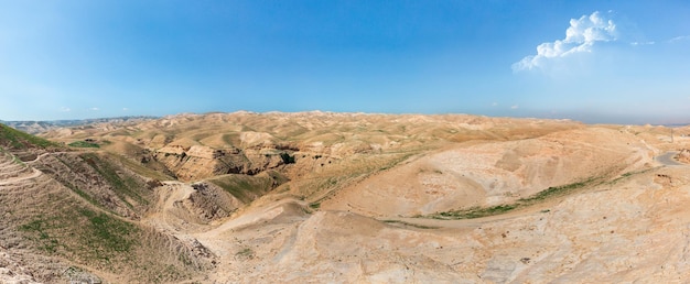Panorama van de woestijn van Judea in het voorjaar in Israël