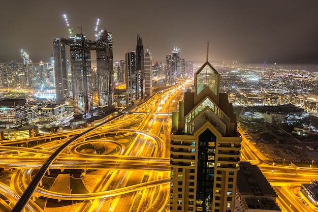 Panorama van het centrum van dubai 's nachts