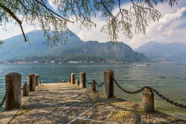 Panorama van het meer van Como