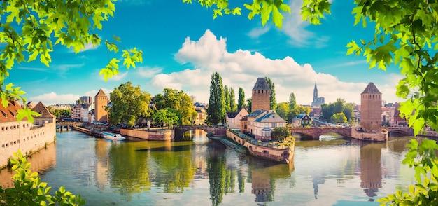 Panorama van overdekte bruggen