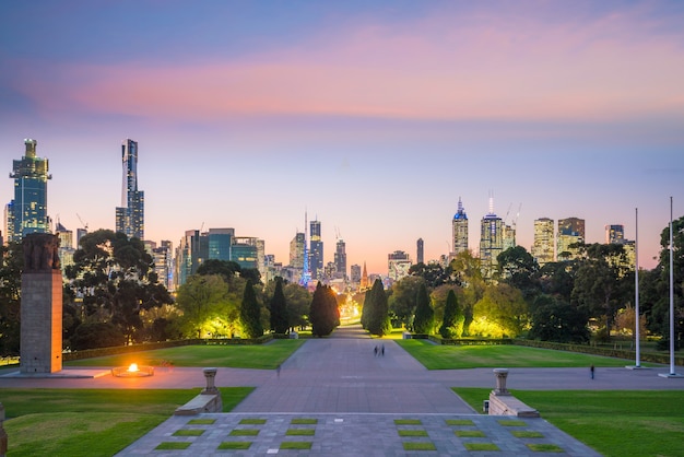 Photo panorama view of melbourne city skyline at twilight in australia