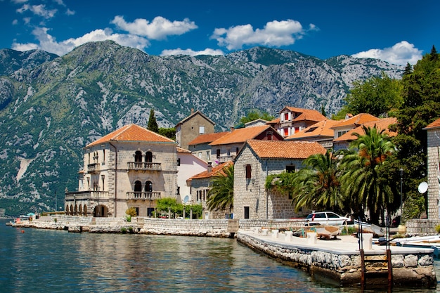 Photo panorama view of perast city in montenegro