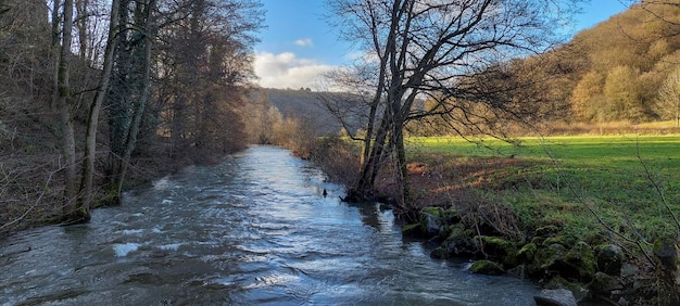 Photo panorama view of river viroin in viroinval