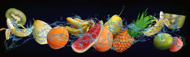 Панорама с фруктами в воде сочный киви груша арбуз грейпфрут апельсин ананас личи лайм бананы полезны для здоровья и первоклассный десерт для ваших гостей