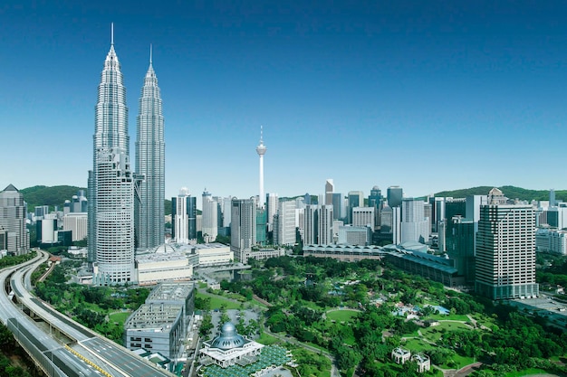 Photo a panoramic cityscape of the downtown area of malaysia capital city kuala lumpur