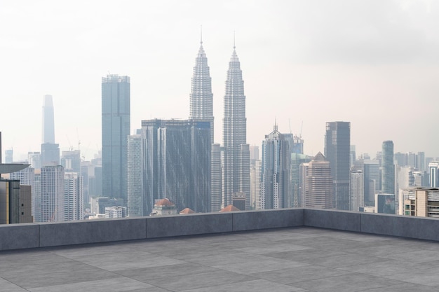 Panoramica dello skyline di kuala lumpur con vista sul ponte dell'osservatorio in cemento sul tetto durante il giorno stile di vita aziendale e residenziale asiatico città finanziaria nel centro immobiliare display del prodotto mockup tetto vuoto